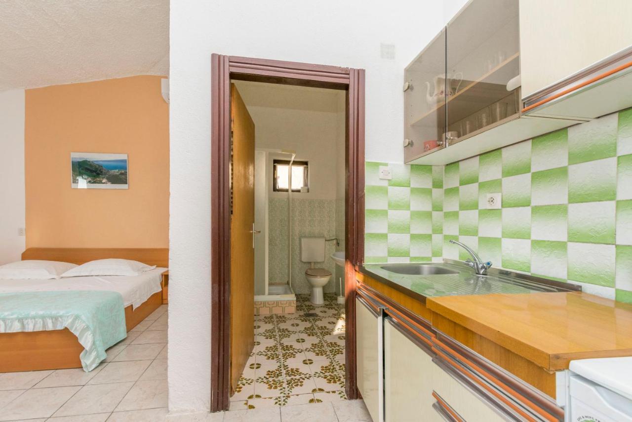 Apartments Mario Omiš Екстериор снимка