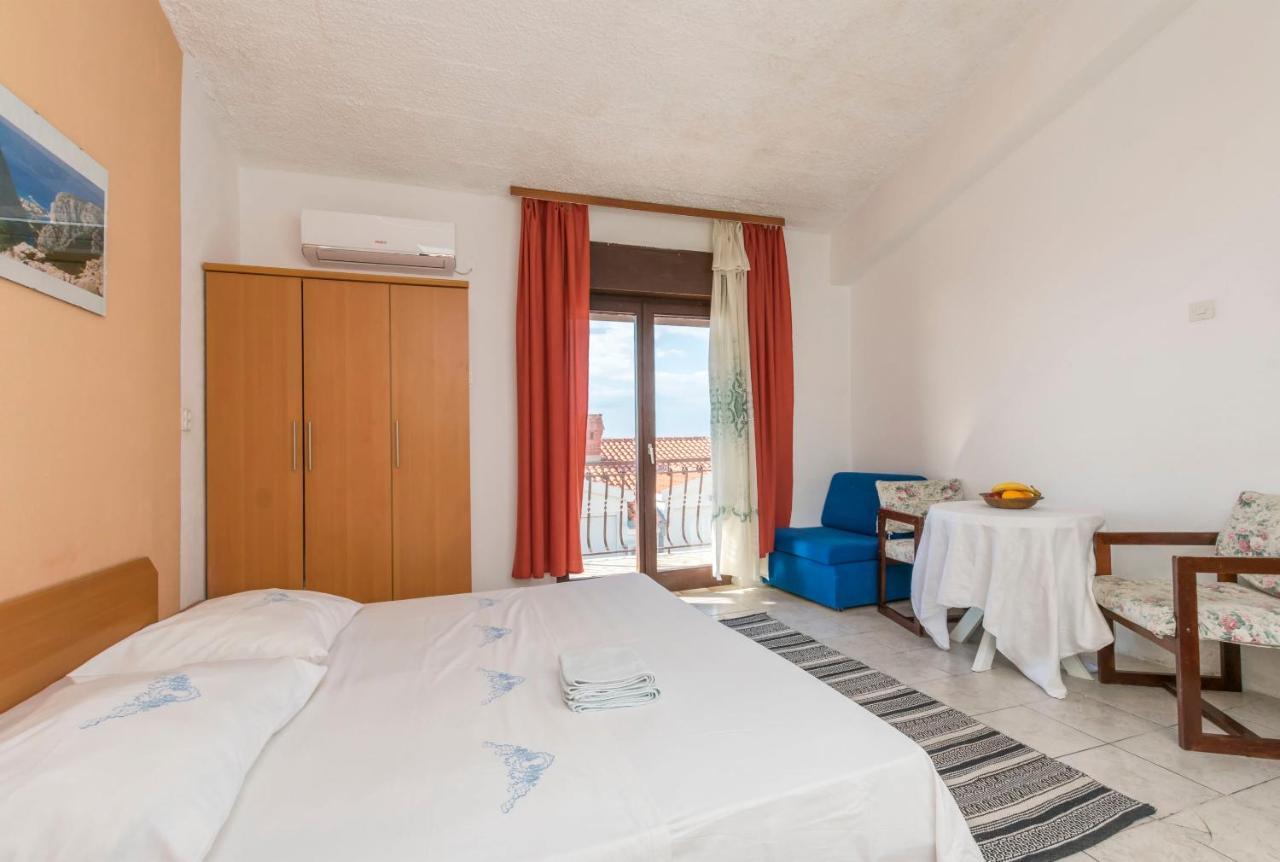 Apartments Mario Omiš Екстериор снимка