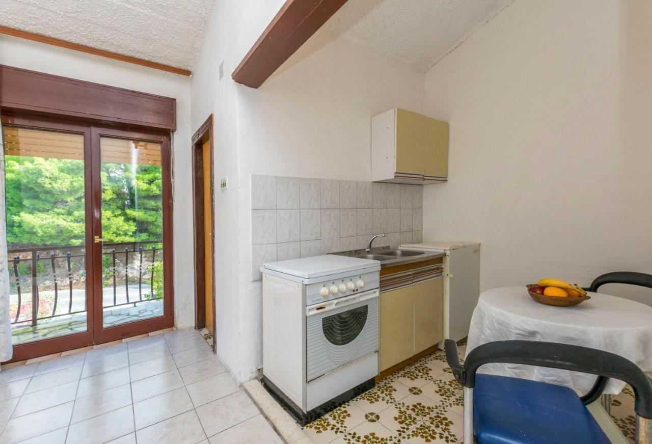 Apartments Mario Omiš Екстериор снимка