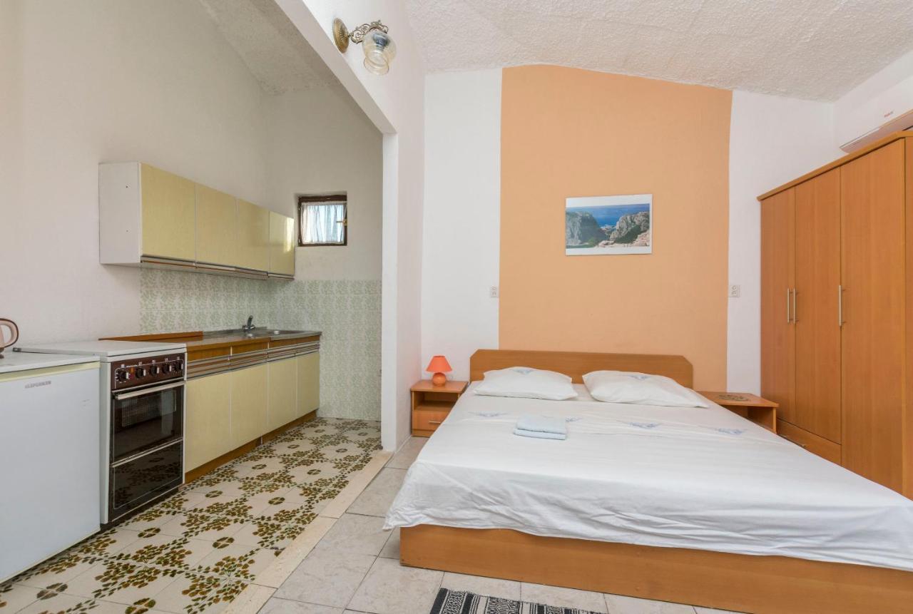 Apartments Mario Omiš Екстериор снимка