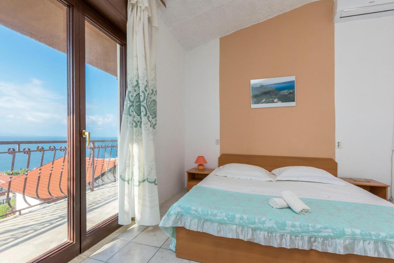 Apartments Mario Omiš Екстериор снимка