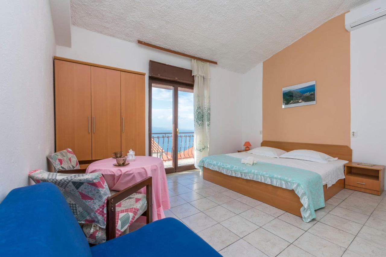 Apartments Mario Omiš Екстериор снимка