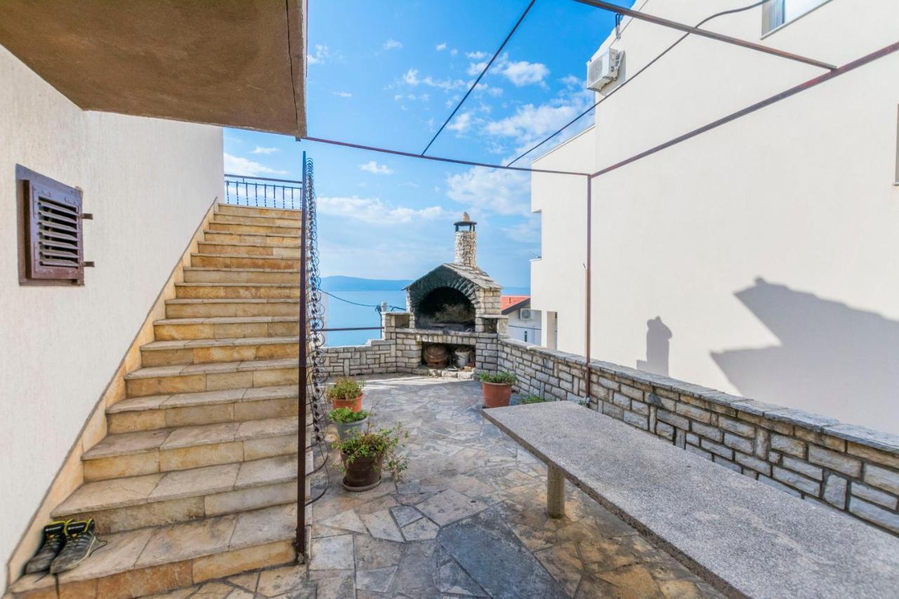 Apartments Mario Omiš Екстериор снимка