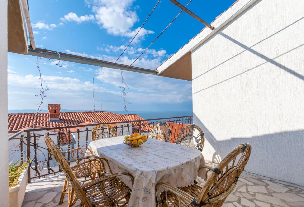 Apartments Mario Omiš Екстериор снимка