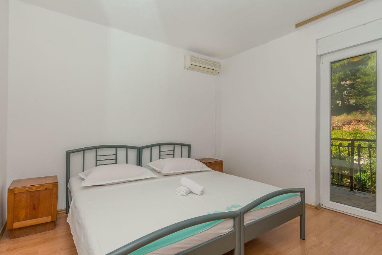 Apartments Mario Omiš Екстериор снимка