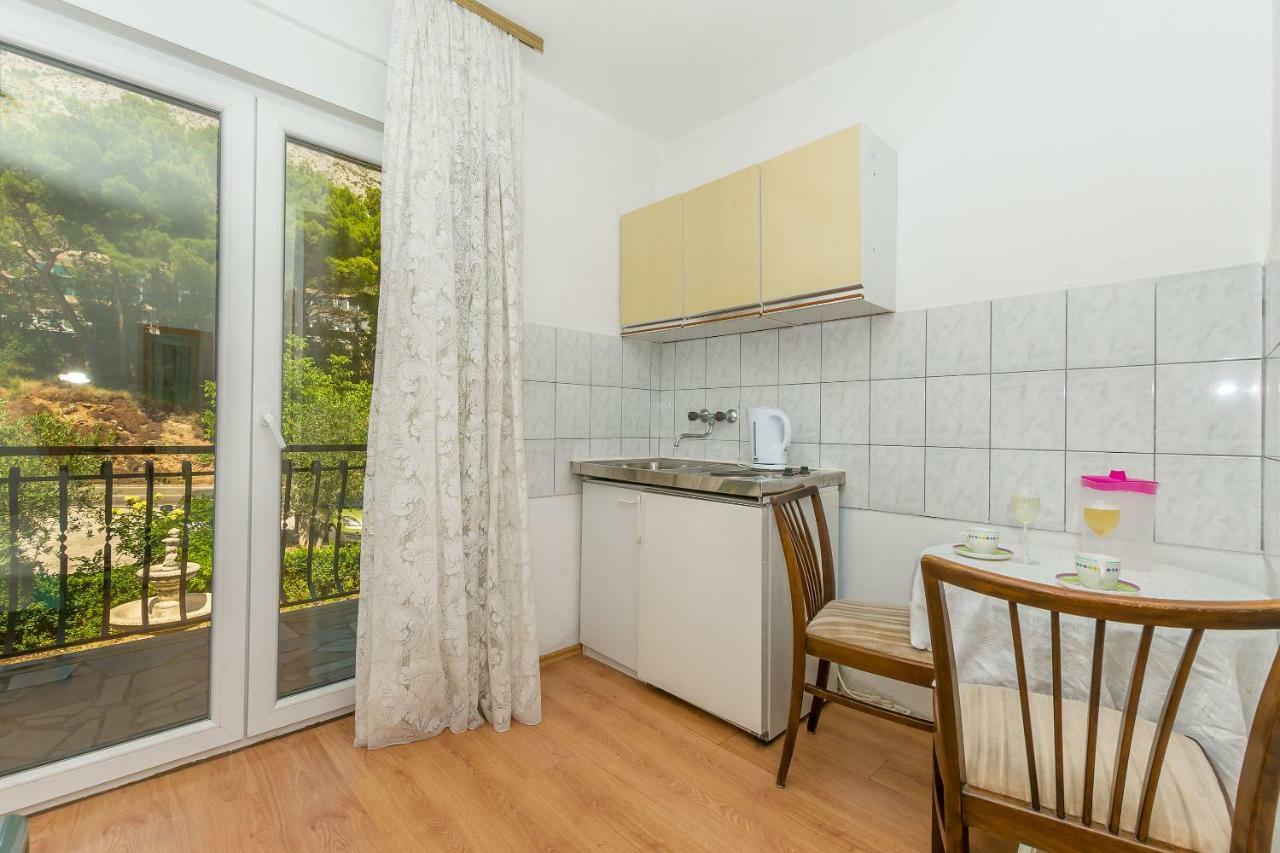 Apartments Mario Omiš Екстериор снимка
