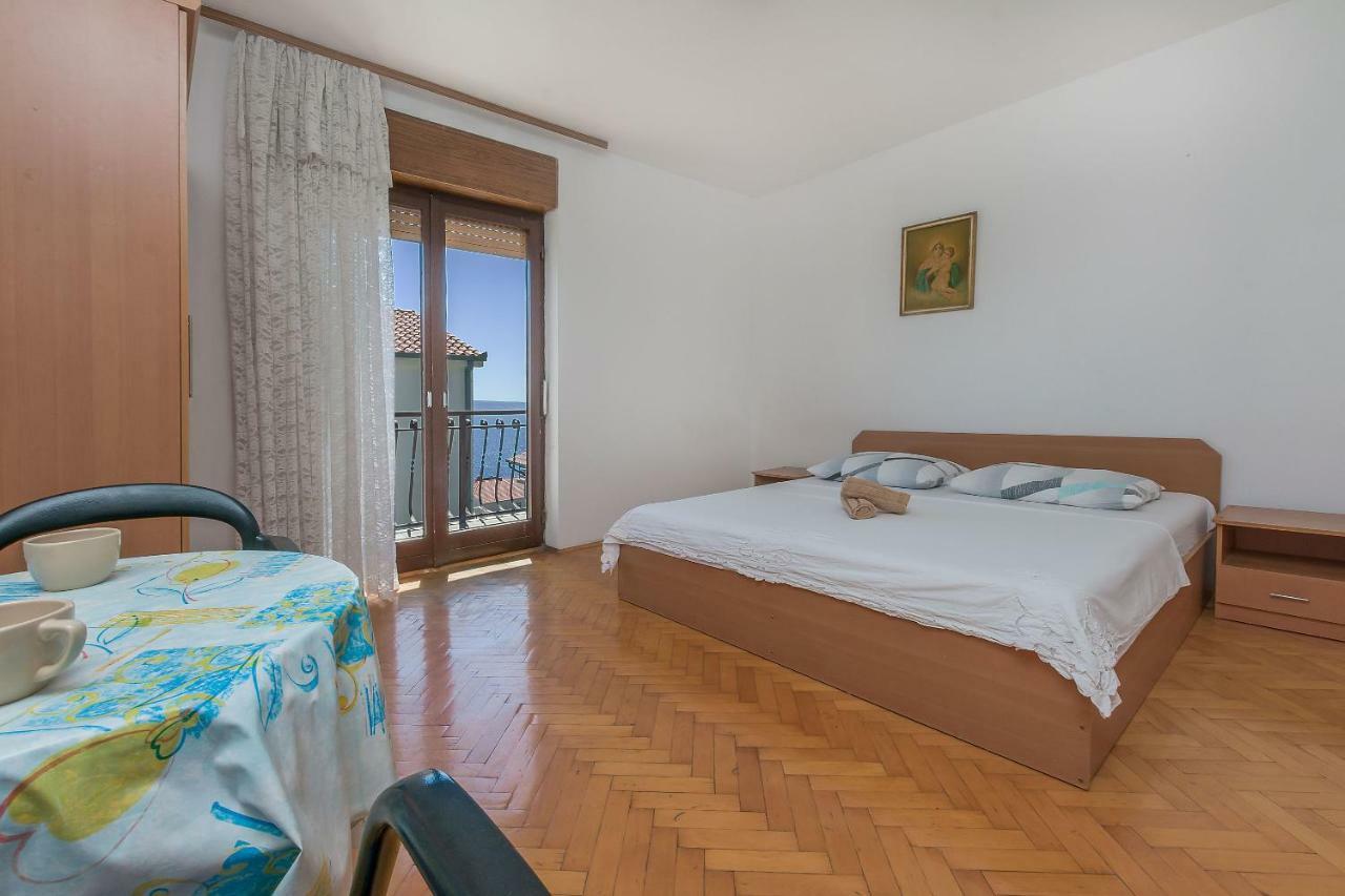 Apartments Mario Omiš Екстериор снимка